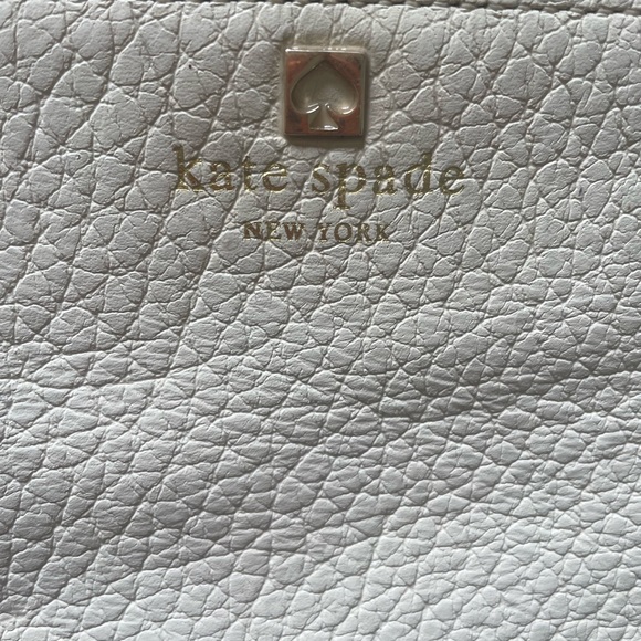 Kate Spade Porcelain White & Black Southport Avenue Gia Clutch with Tassel - Picture 3 of 4